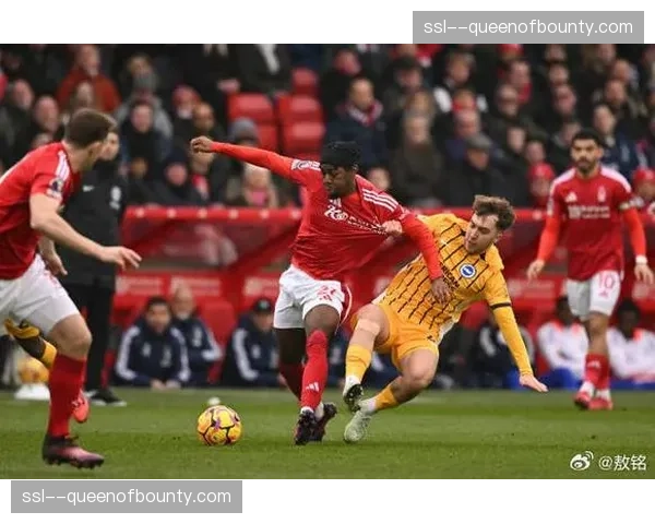 半场战报:布莱顿1-0诺丁汉森林,三笘薰直接任意球建功 半场战报:布莱顿1-0诺丁汉森林,三笘薰直接任意球建功